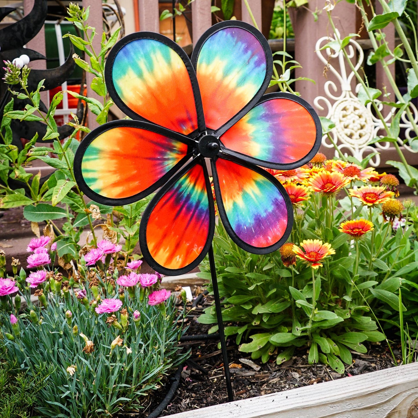12" Tie Dye Daze Flower Spinner